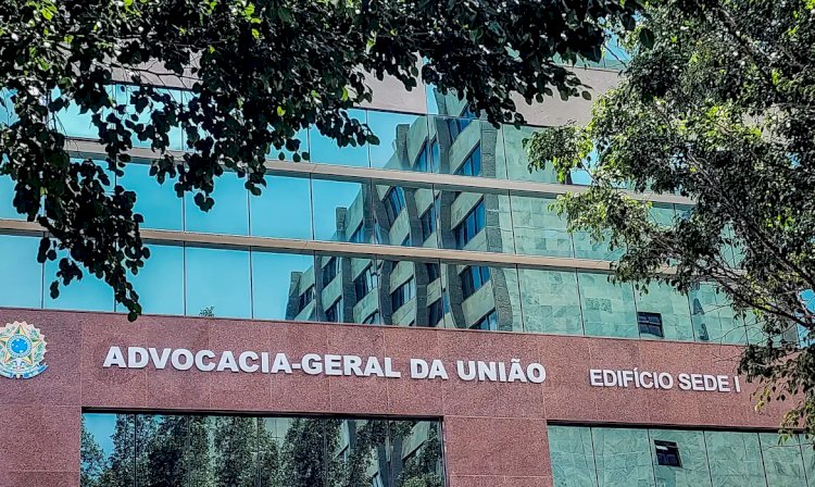 AGU dá parecer contra escolas cívico-militares do RS