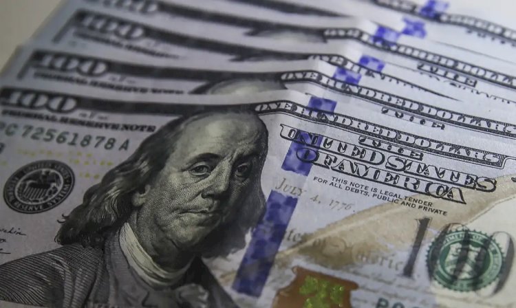 Dólar sobe para R$ 5,65 com queda do petróleo e eleições nos EUA