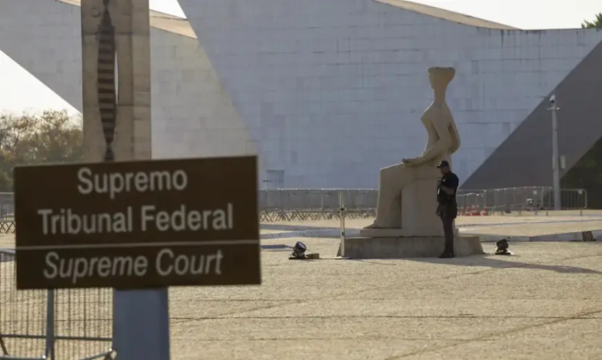 Defesa de Bolsonaro entra com novo recurso no STF contra condenação