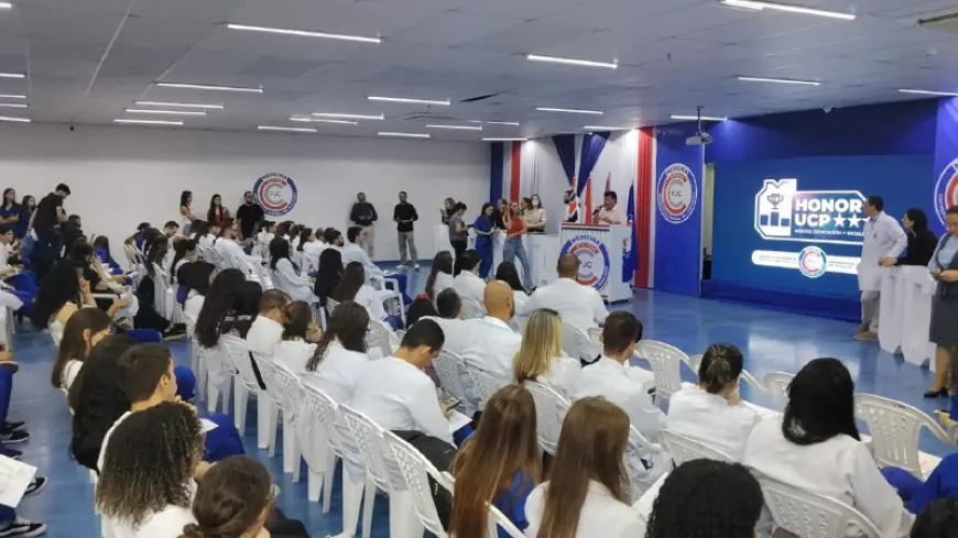 UCP-PJC entrega “Certificado de Mérito Acadêmico” a alunos destaques do curso de Medicina