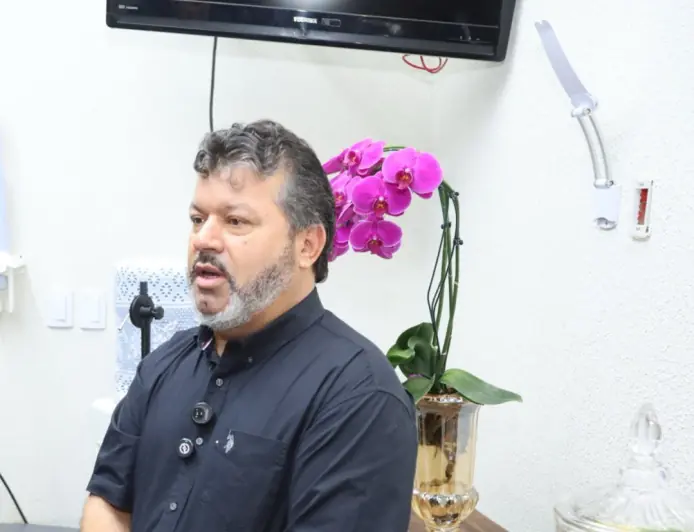 Carlos Bernardo prestigia posse da Mesa Diretora e destaca papel do Legislativo de Ponta Porã