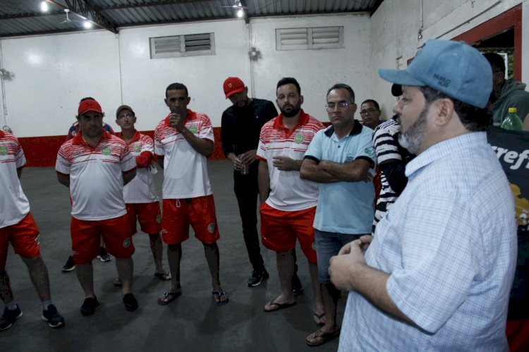 Carlos Bernardo reúne-se com atletas do Mana em Nova Andradina