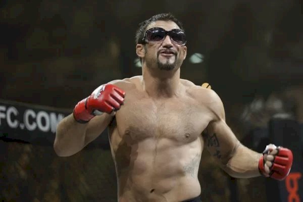 Ex-lutador do UFC é preso sob suspeita de matar a namorada no México