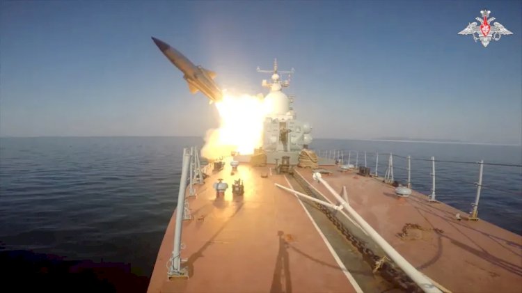 Rússia dispara mísseis de cruzeiro no Mar do Japão durante manobras; veja vídeo