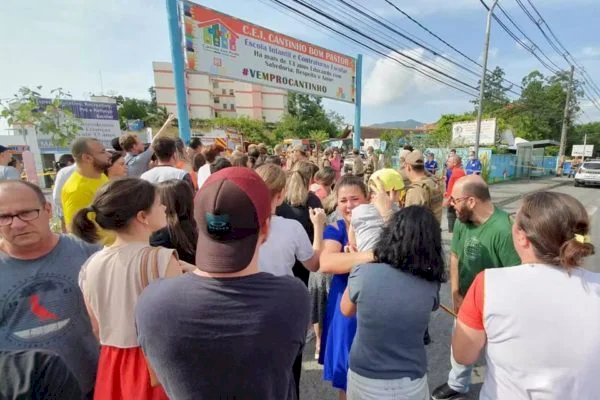 Homem pula muro de creche em Blumenau e usa machadinha para matar 4 crianças