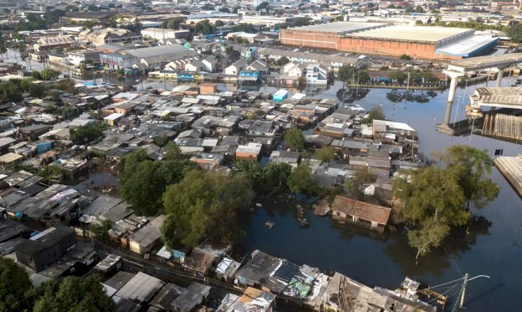 RS: bairro alagado recebe bomba móvel mais de 20 dias após enchente