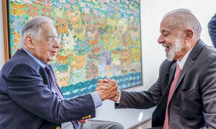 Em agenda privada em SP, Lula visita FHC, Noam Chomsky e Raduan Nassar
